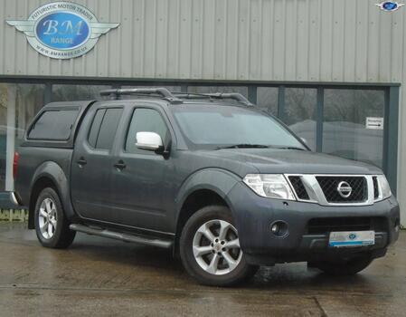 NISSAN NAVARA 2.5 dCi Tekna