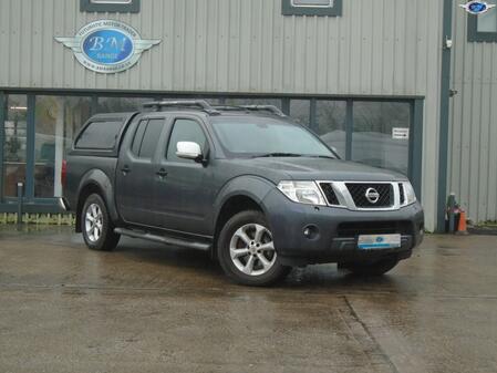 NISSAN NAVARA 2.5 dCi Tekna