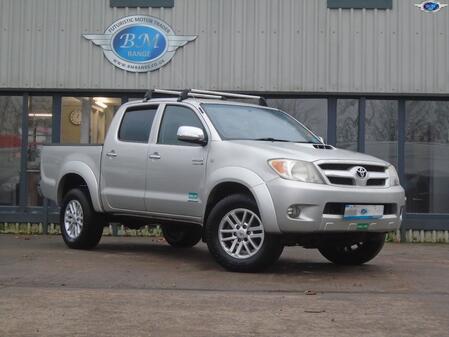 TOYOTA HILUX 3.0 D-4D Invincible